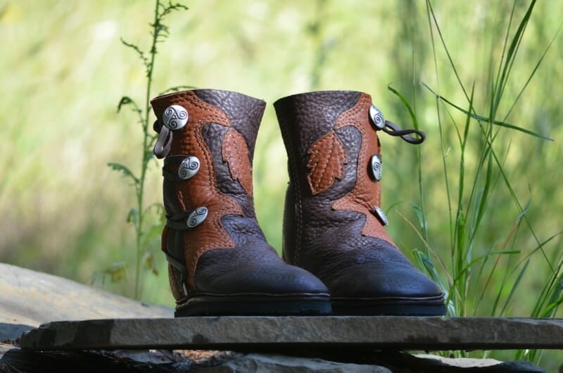 Single Oak Leaf Moccasins - Soul Path Shoes