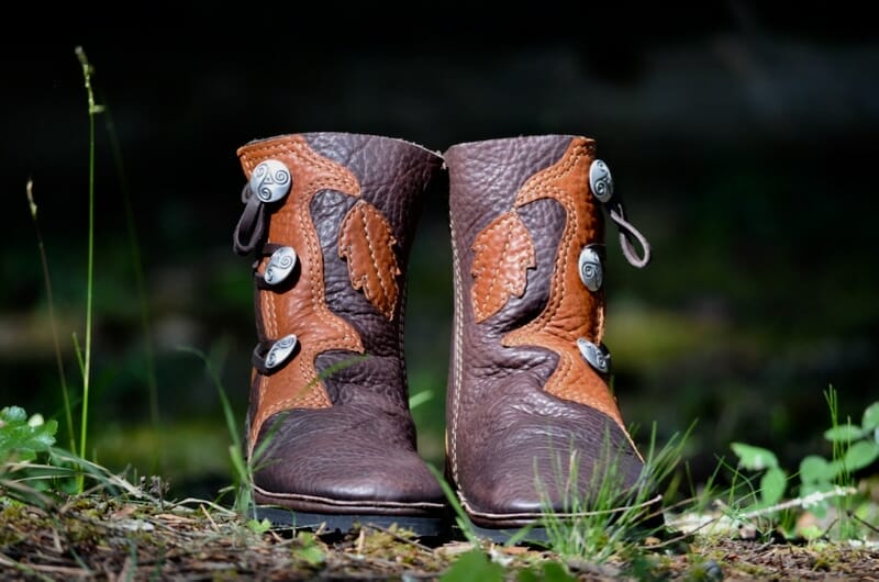 Single Oak Leaf Moccasins - Soul Path Shoes